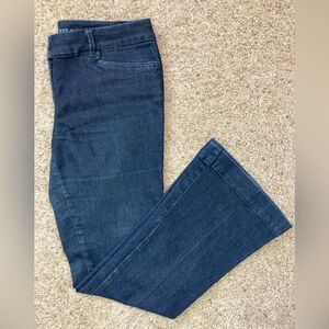 The Limited Fit and Flare trouser style dark wash jeans w/ stretch 6S